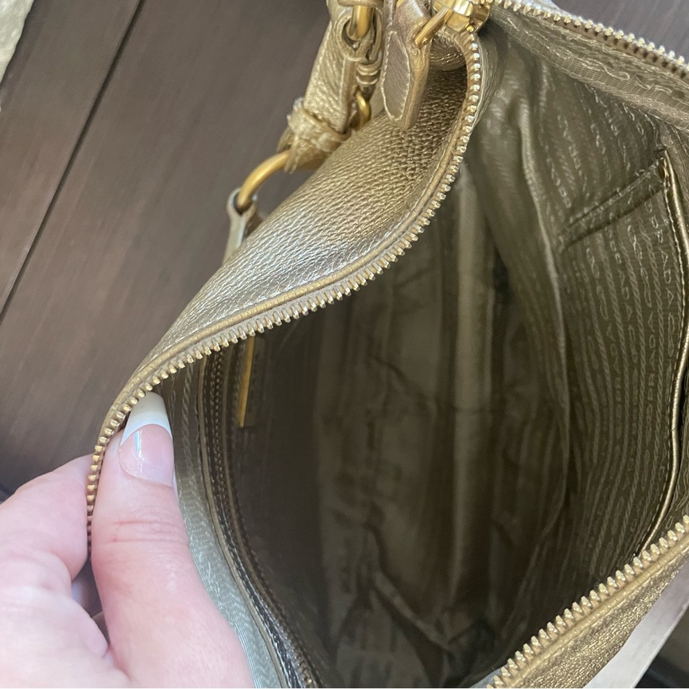 💯 Authentic Gold deerskin Prada hobo bag with Gold hardware - Picture 9 of 10